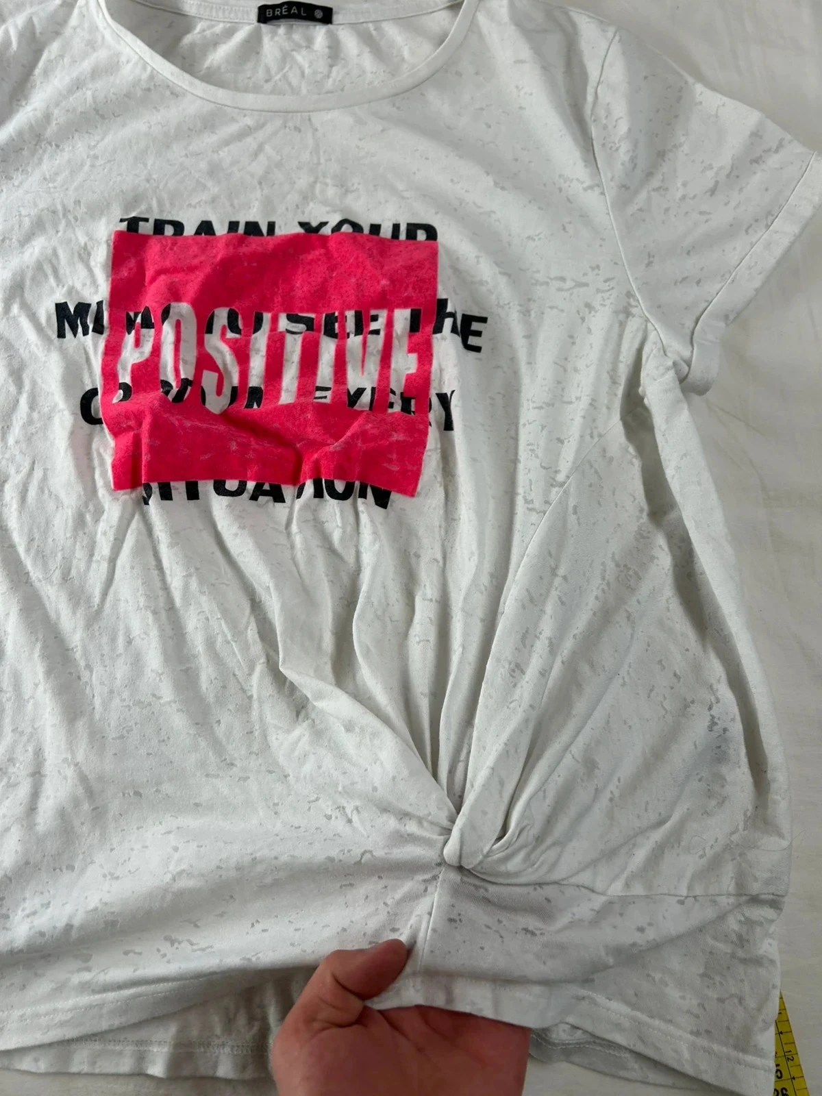 Camiseta Bréal blanca con estampado rosa – photo 6